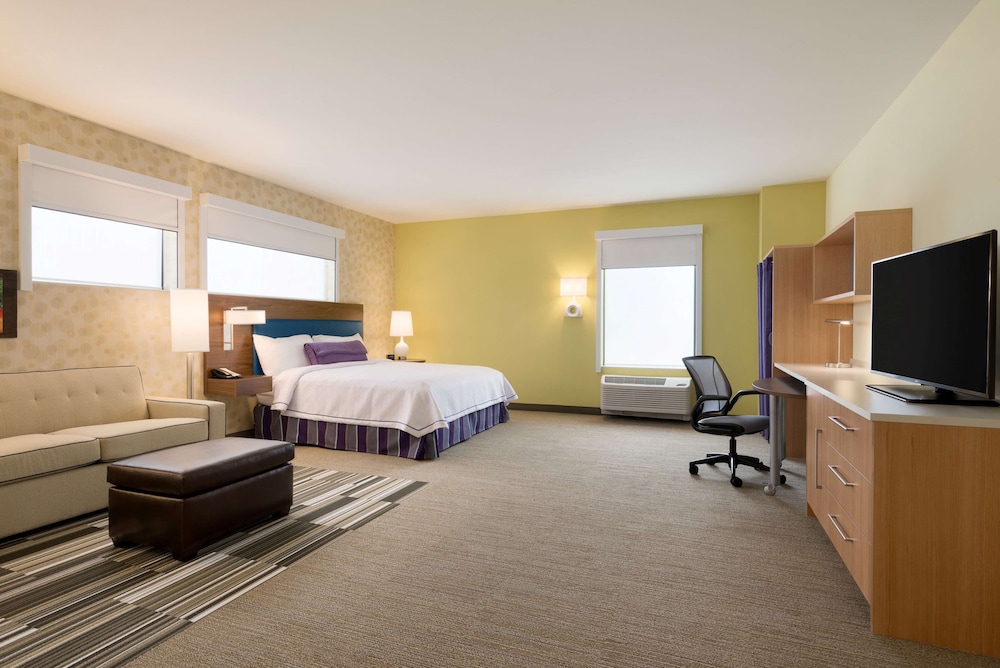 Studio, 1 King Bed, Accessible, Bathtub photo 1