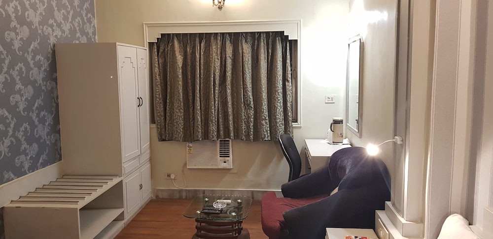 Room - Photo 6
