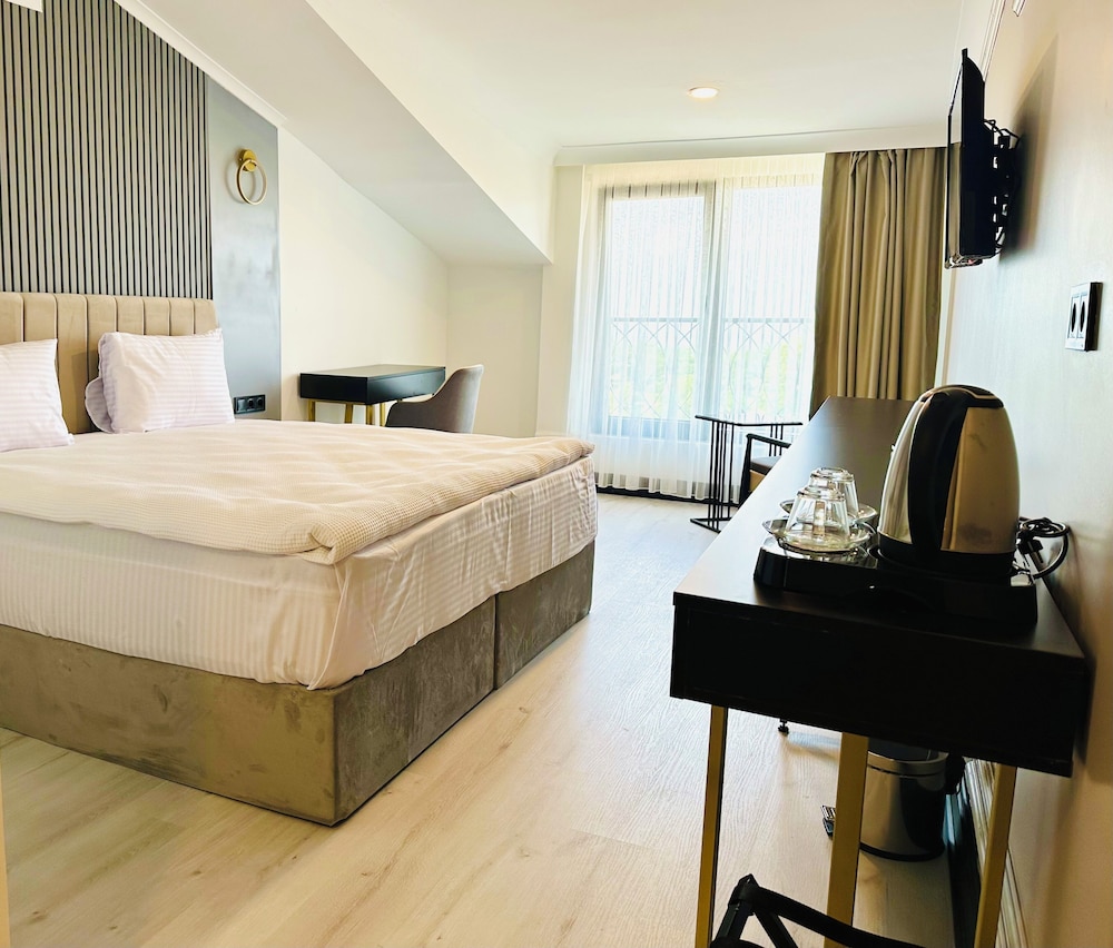 Standard Double or Twin Room, Sea View photo 3