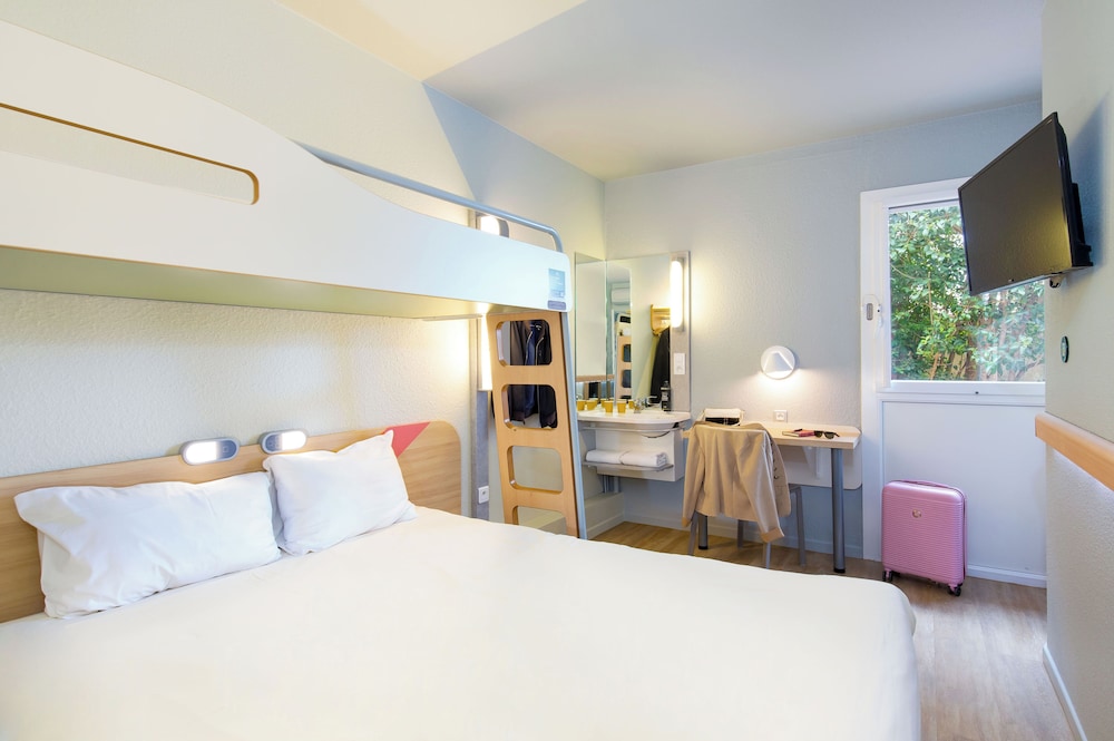 Triple Room, Multiple Beds photo 3