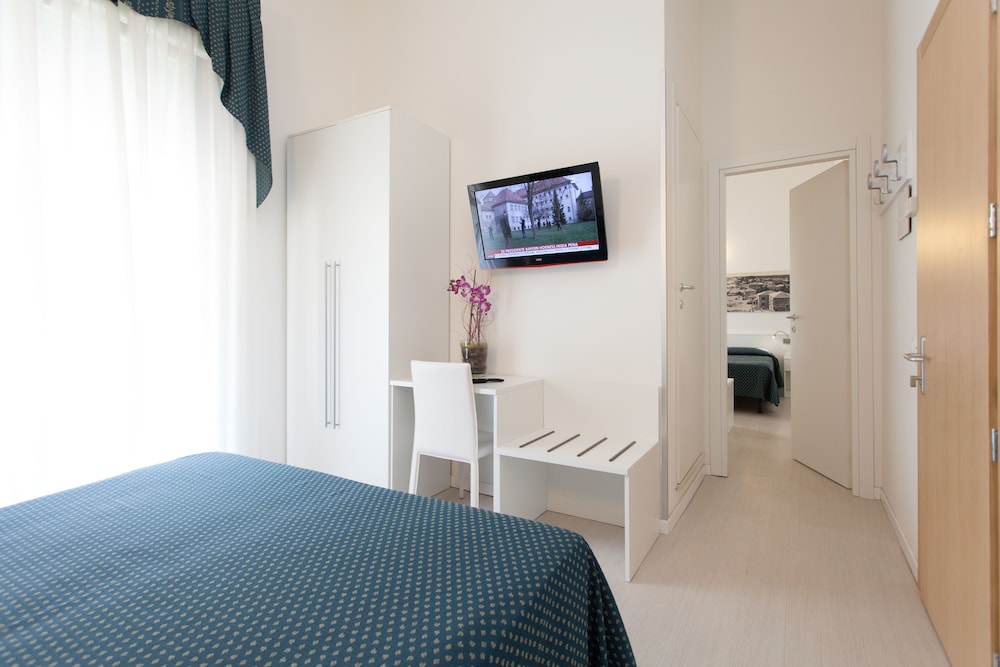 Classic Triple Room photo 1