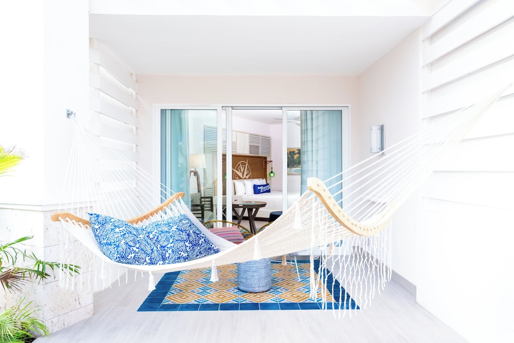 Suite (island Oasis)