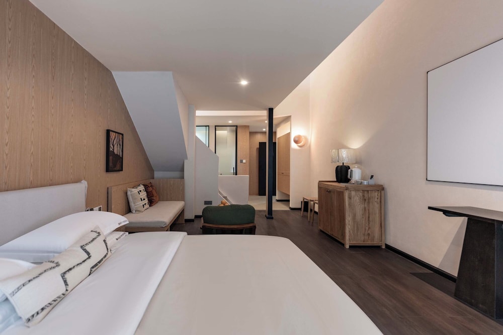 Deluxe Suite, Hill View photo 3