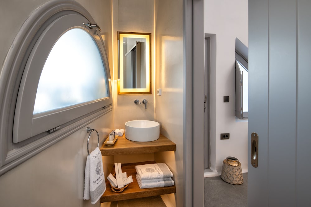 Grand Suite with private pool - Photo 9