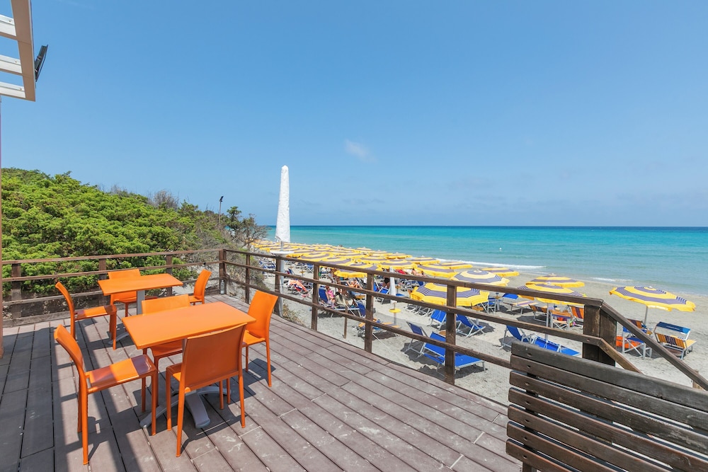 Family Apartment, Multiple Bedrooms, Sea Facing (Alba Apartment 3 with Pool and Sea)