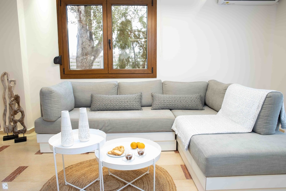 Beach Villa With 3 Bedrooms photo 1