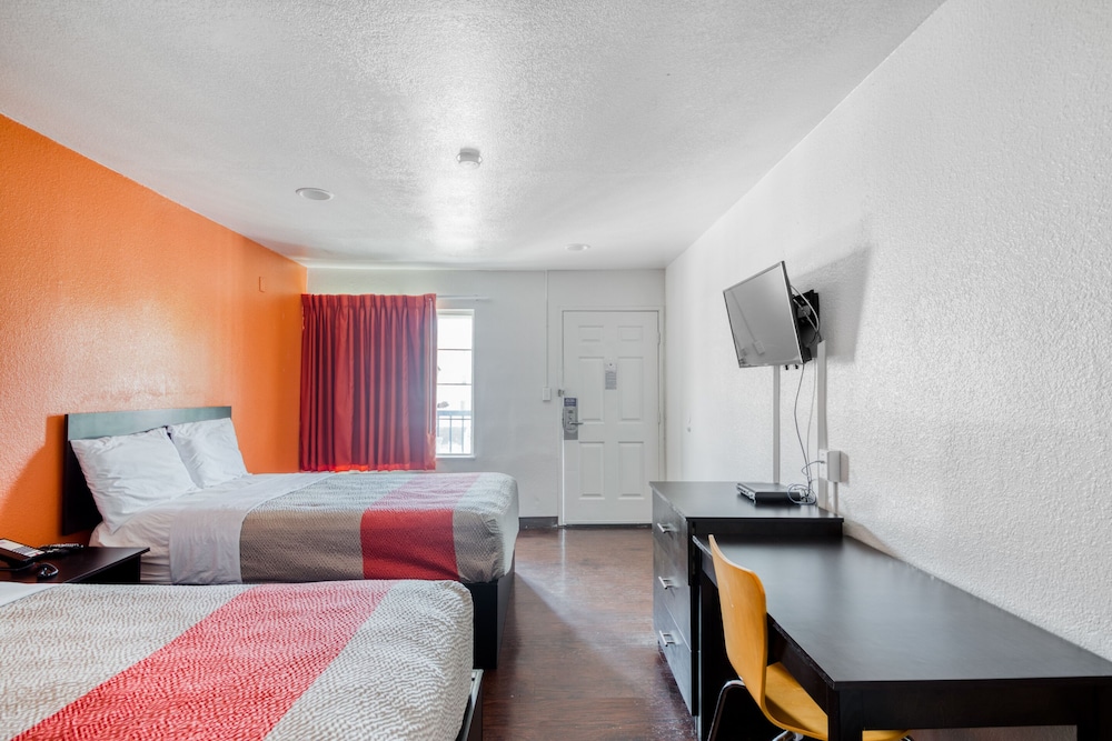 Room, 2 Double Beds - Photo 1