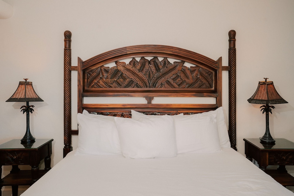 Deluxe Room, 1 King Bed, Ocean View