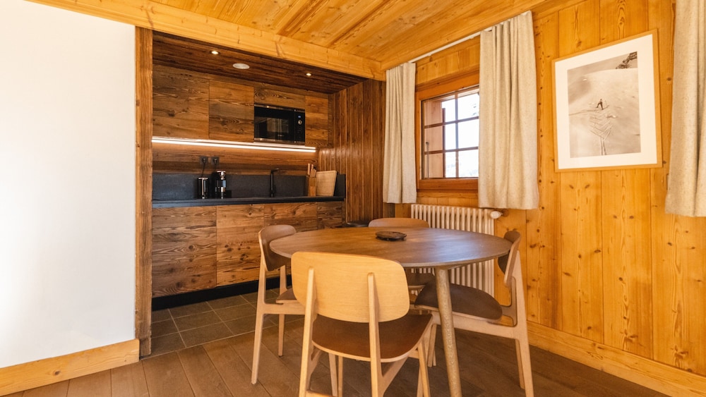 Suite, 1 Bedroom - Photo 3