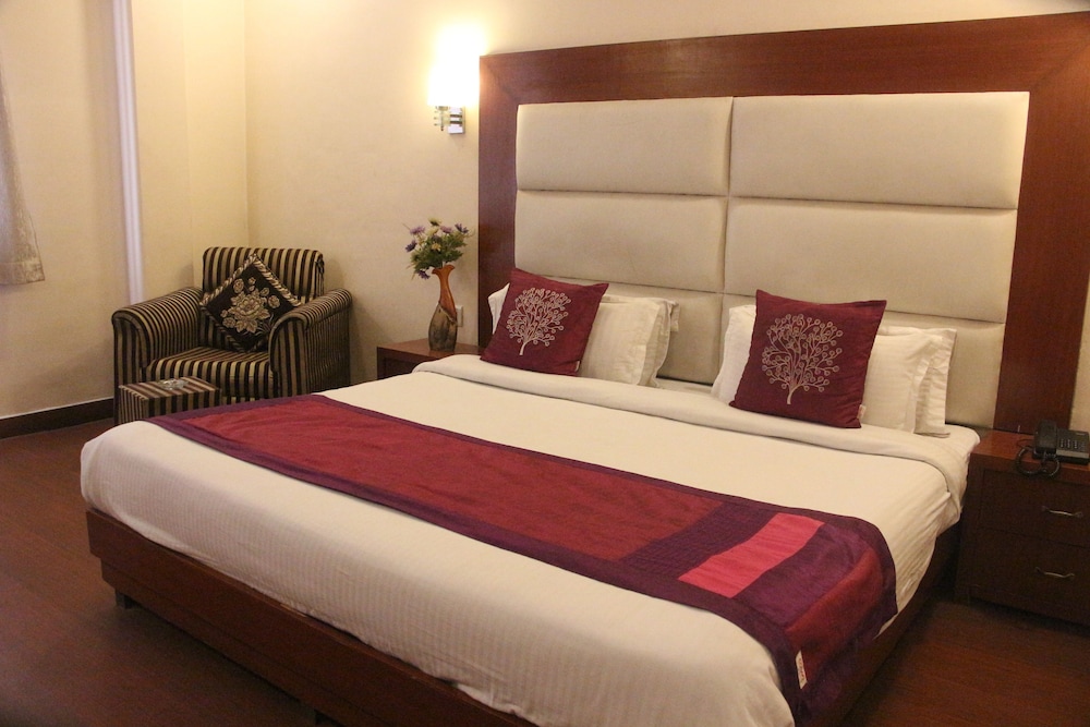 Premium Quadruple Room, 1 Queen Bed, City View, Executive Level photo 3