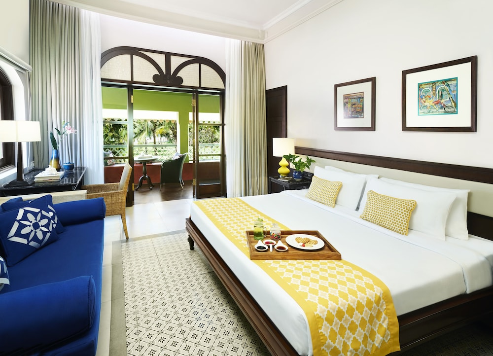 Superior Room, 1 King Bed, Balcony, Garden View - Photo 1