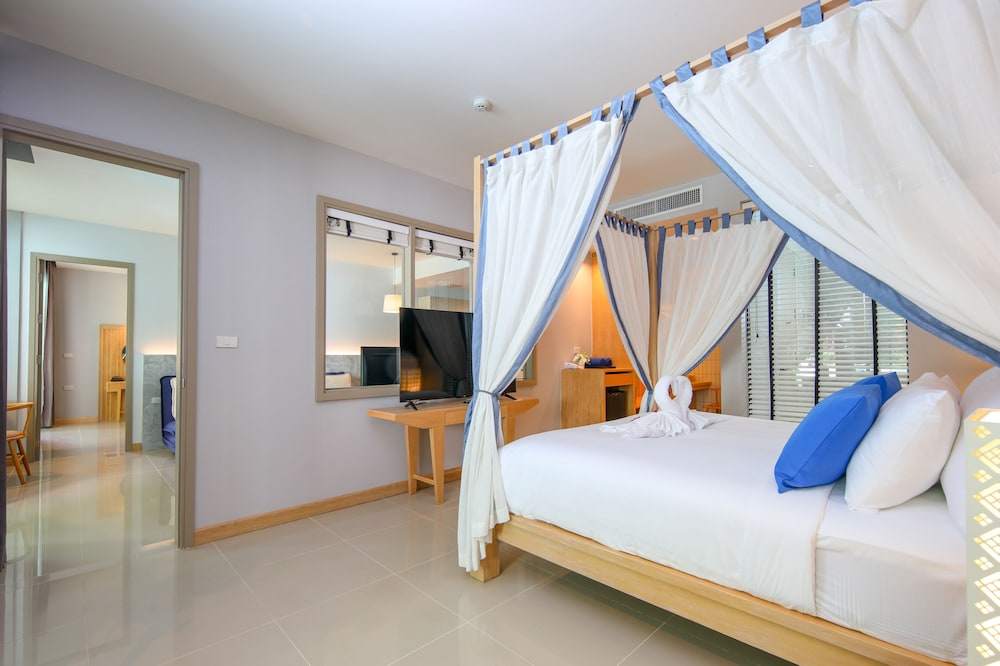 Pool Villa 2 Bedroom with Private Pool - Photo 16