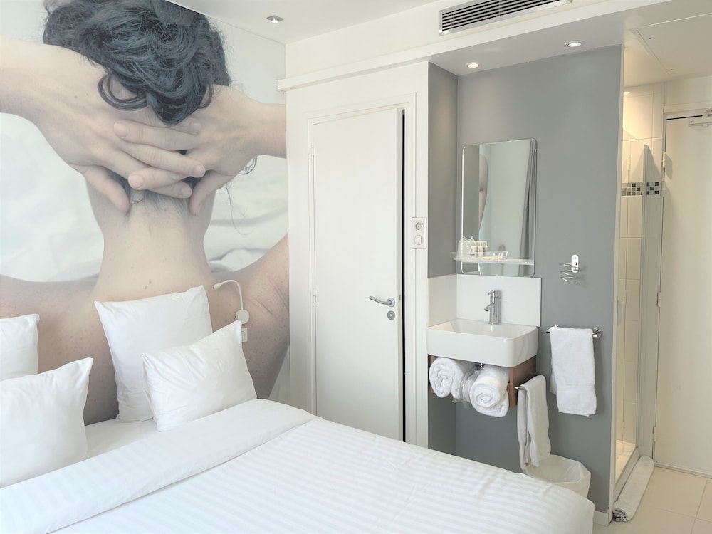 Single Room (White) photo 2