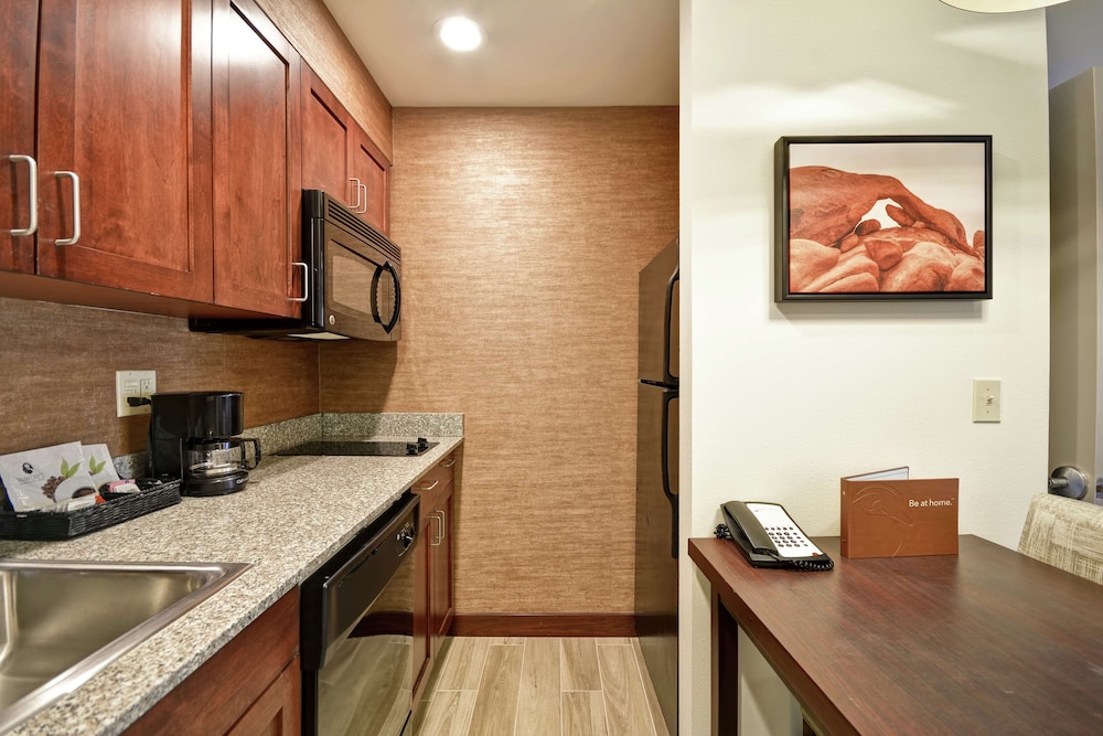 Suite, Accessible, Bathtub (Mobility & Hearing) - Photo 1
