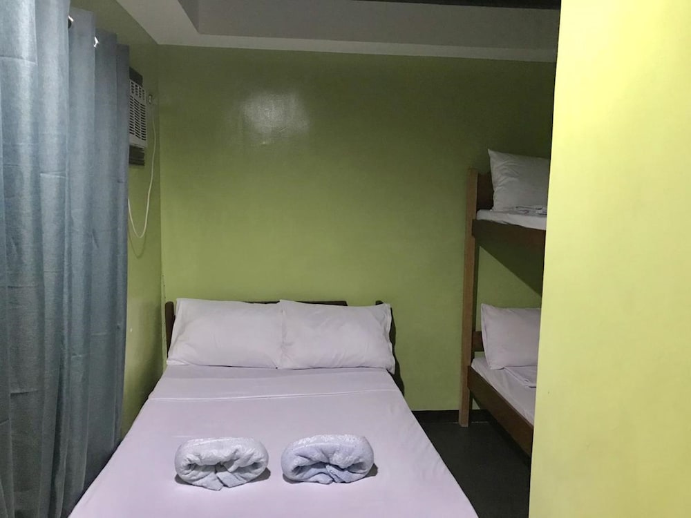 Quadruple Room (Aircon) photo 3