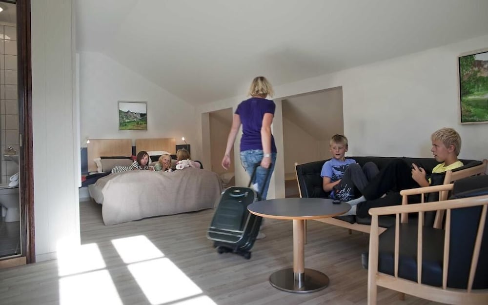 Junior Quadruple Room photo 2