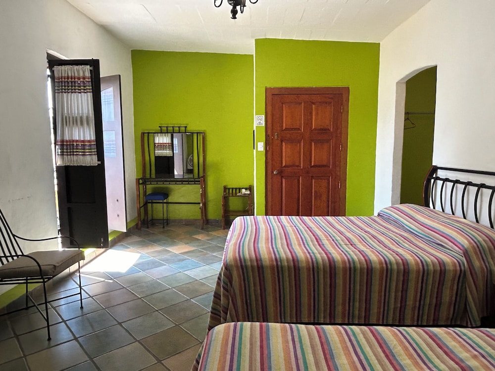 Standard Room, 2 Double Beds photo 2