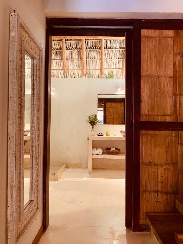 Comfort Villa, Private Bathroom, Pool View (Villa #1) photo 3
