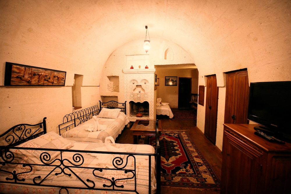 Family Cave Suit photo 1