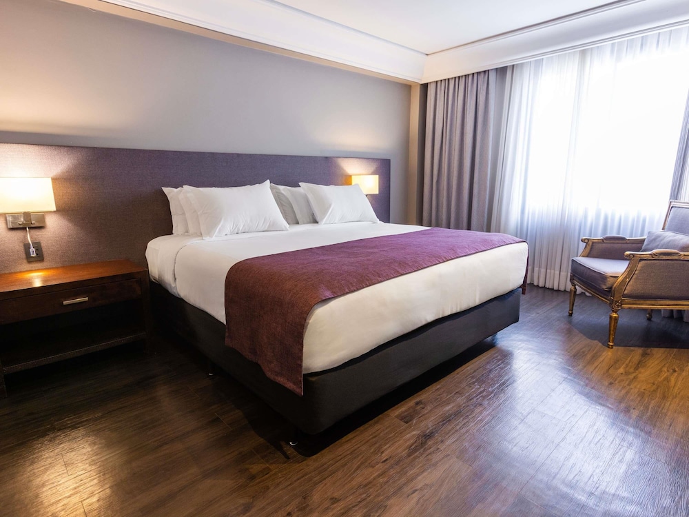 Luxury Suite, 1 King Bed, Bathtub - Photo 11