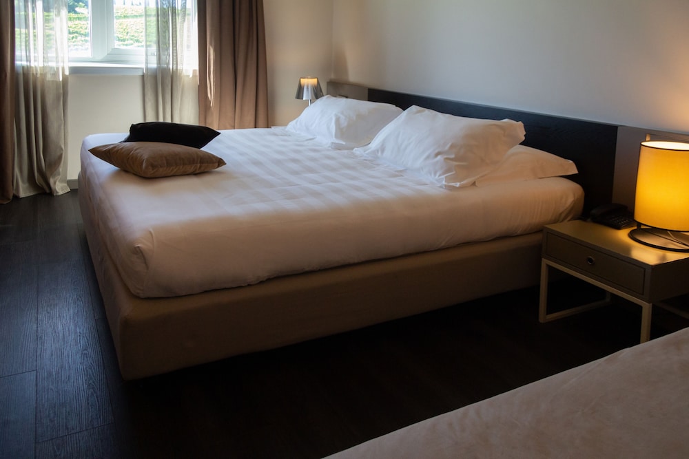 Superior Double or Twin Room photo 3