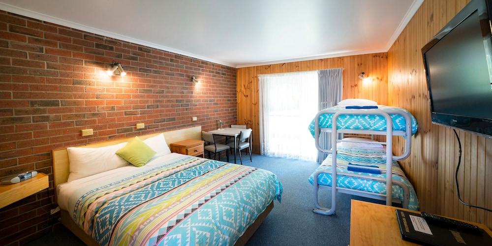 Standard Quadruple Room, Multiple Beds, Garden Area photo 2