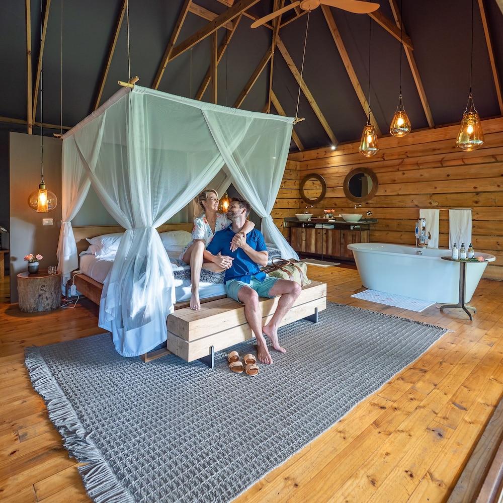 New Luxury Suited Tent (8)