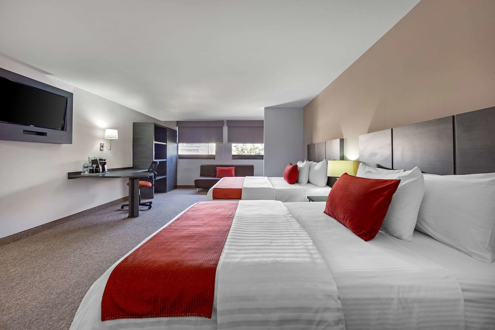 Suite, 2 Double Beds, Non Smoking