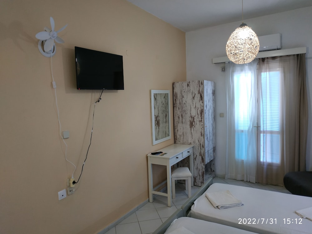 Studio, 1 Bedroom, Balcony photo 2