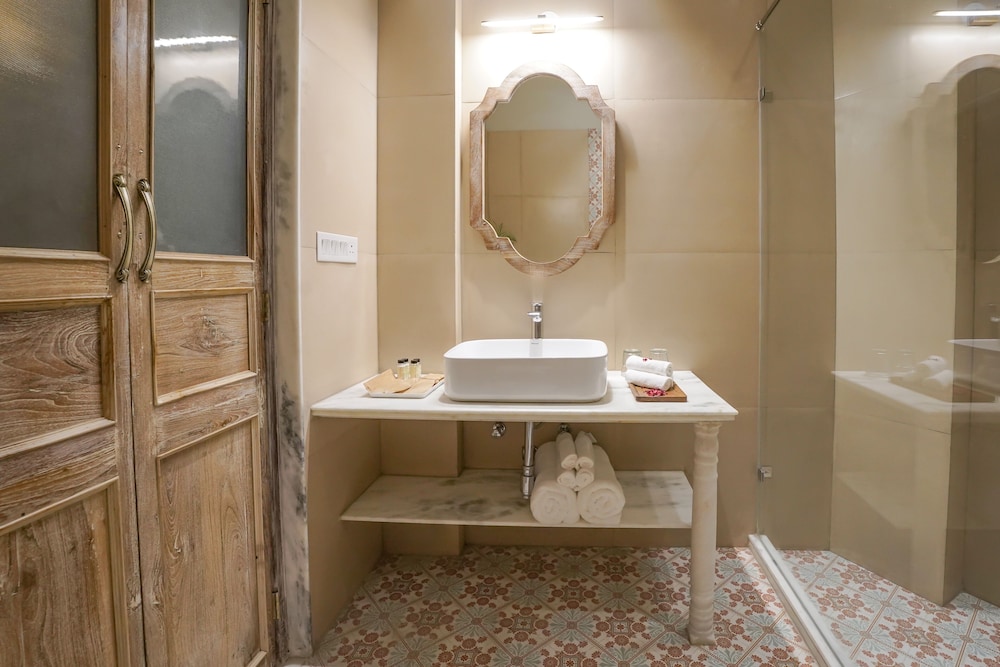 Upper Luxury - Photo 42