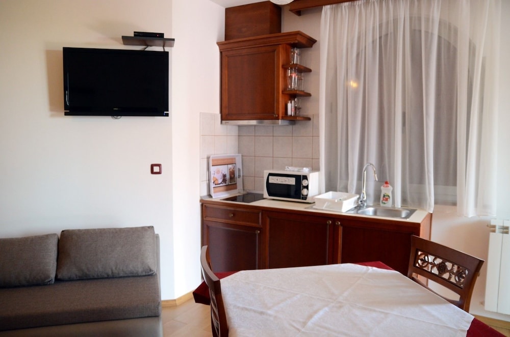 Deluxe Studio Suite, Balcony, Garden Area photo 3