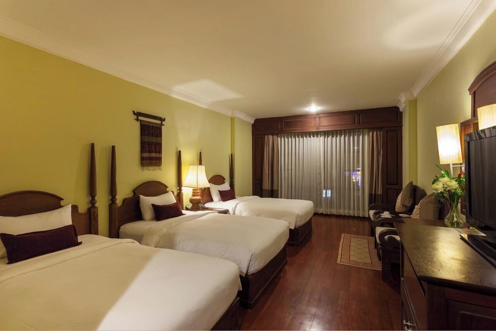 Deluxe Family Room - Photo 6