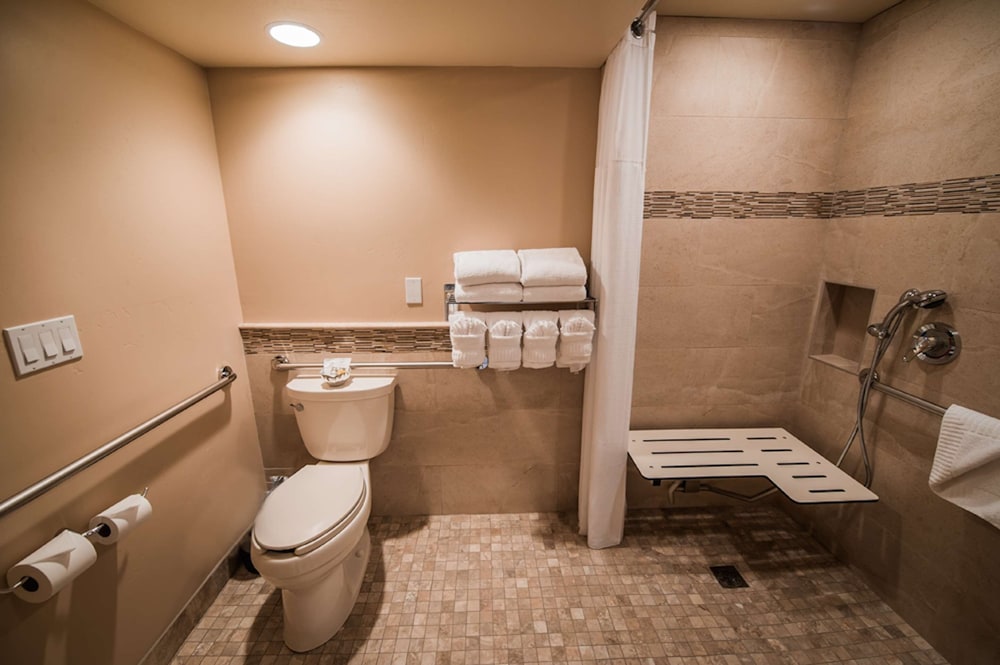 Standard Room, 2 Queen Beds, Accessible, Non Smoking (Town View) thumbnail 6