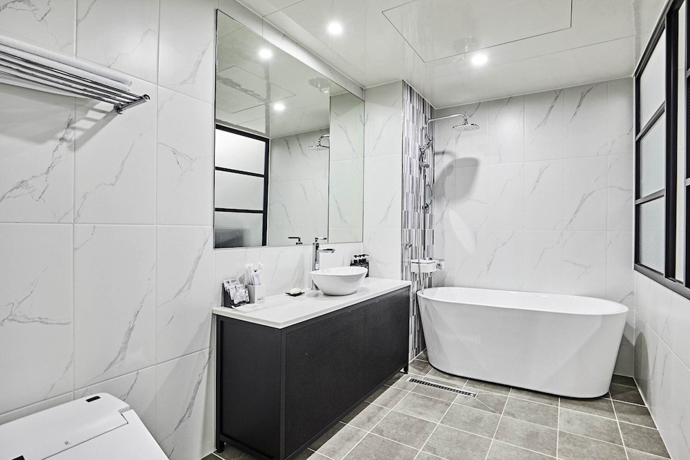 Standard Double Room - Photo 7