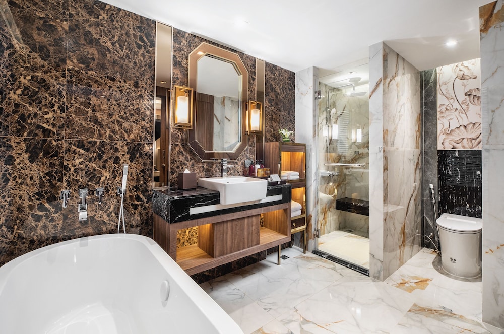 Exclusive Double Room thumbnail 5
