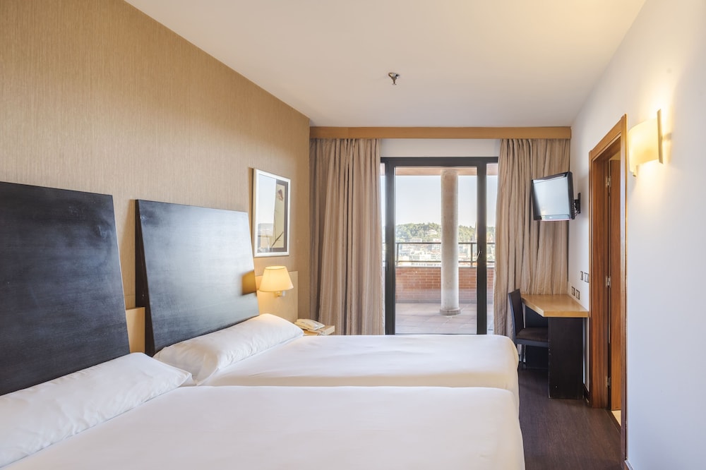 Superior Twin Room (Cathedral View) photo 2