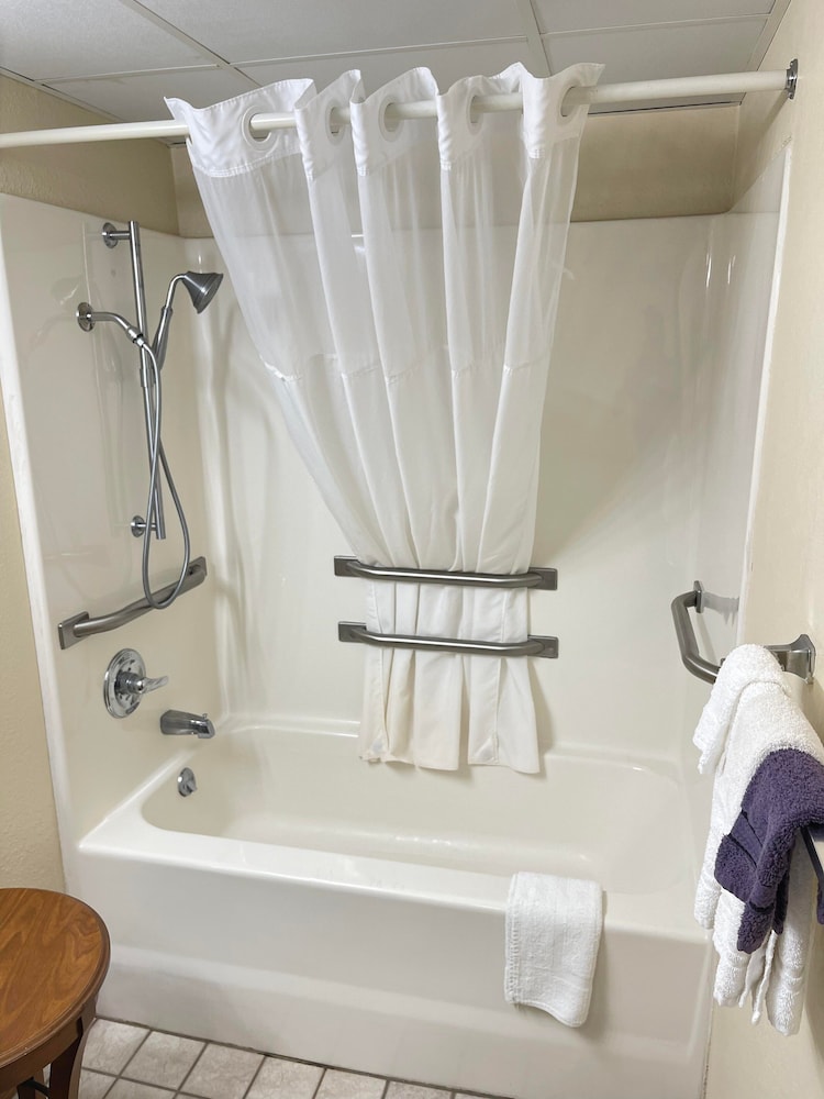 Double Room, 2 Queen Beds - Photo 6