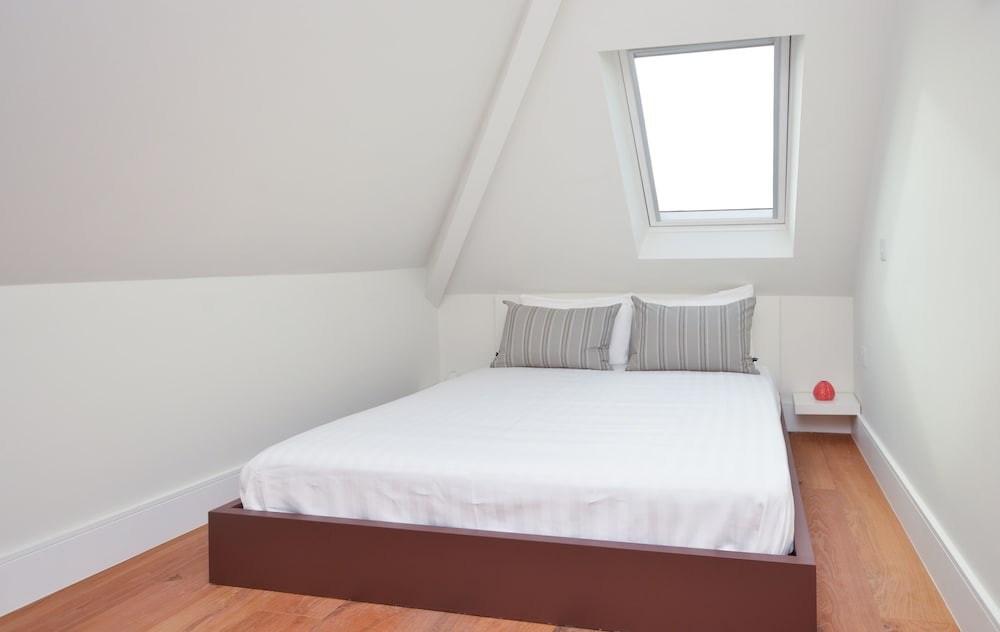 Split Level Deluxe Studio Apartment photo 3