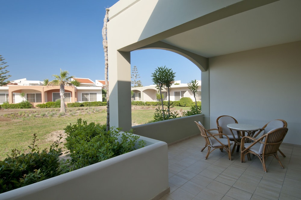 Executive Suite - Photo 4