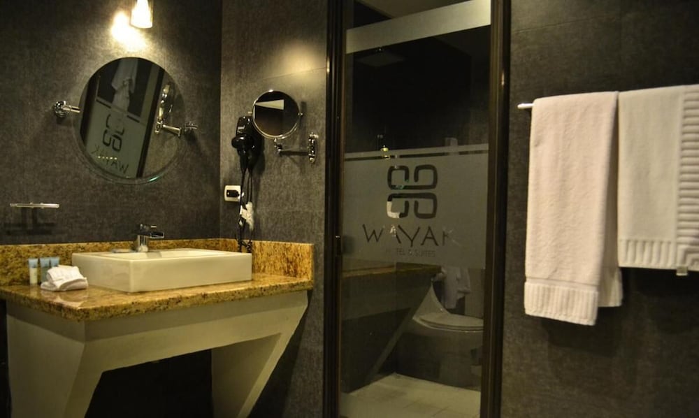 Comfort Room, 2 Bedrooms, Courtyard View photo 2