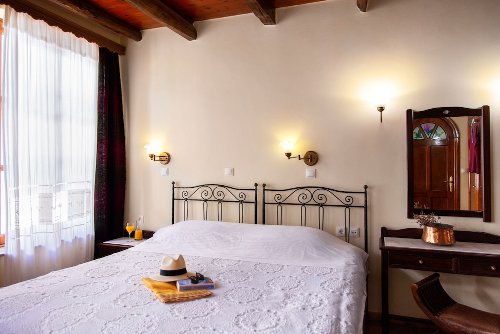 Standard Suite, 1 Double or 2 Twin Beds - Photo 19