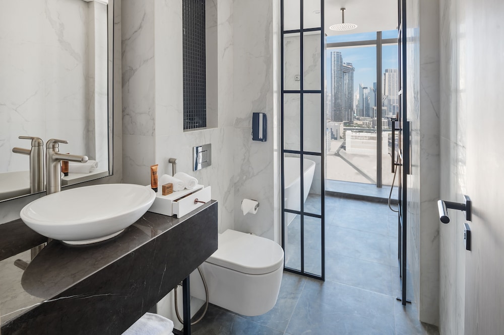 Co-Star Suite