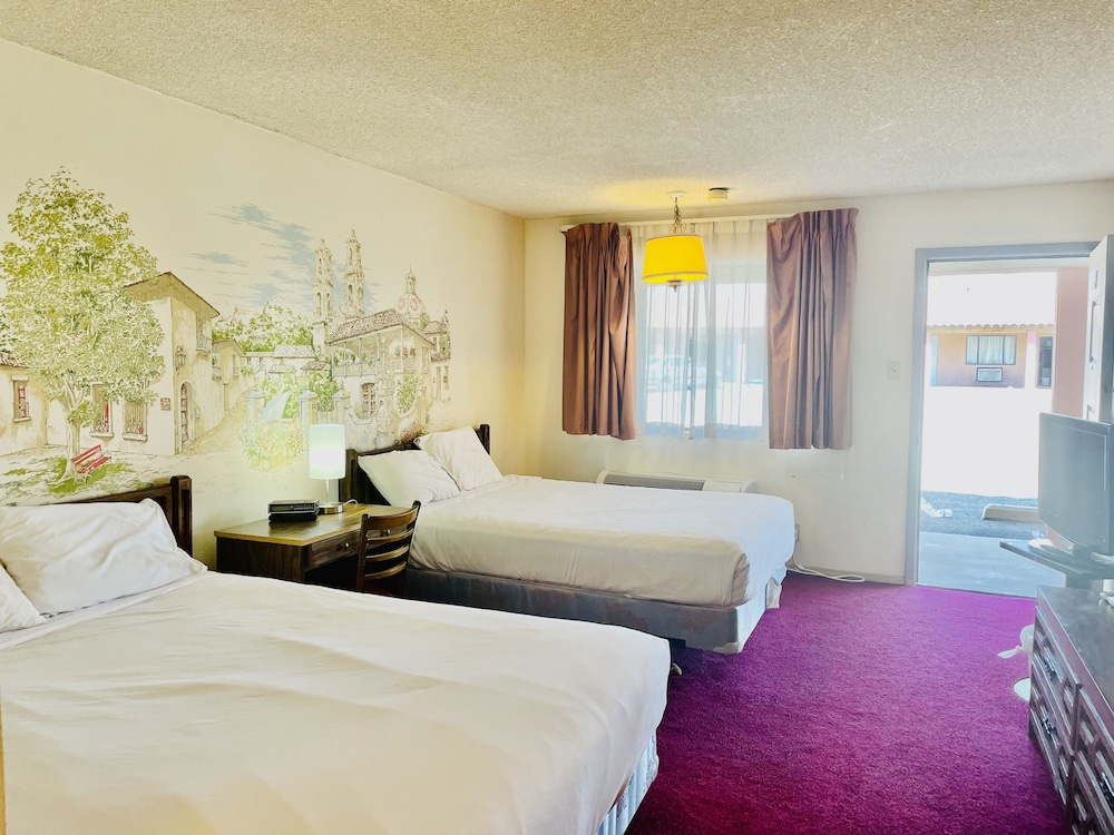 Deluxe Room, 2 Queen Beds, Mountain View photo 1