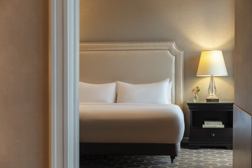 Fairmont Gold, Presidential Suite, 1 King Bed with Sofa bed photo 3
