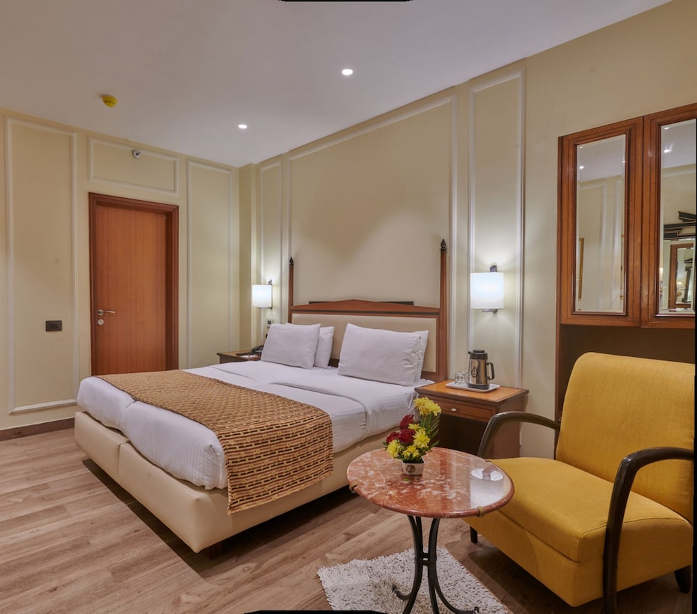 Executive Room, 1 Double or 2 Twin Beds - Photo 5