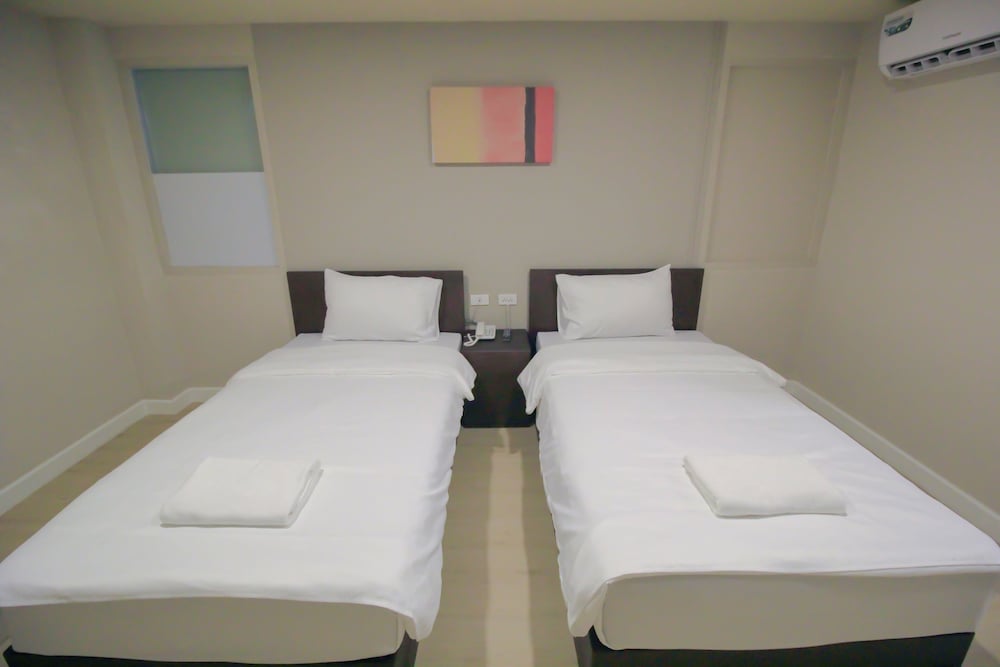 Standard Twin Room (No Window) - Photo 1