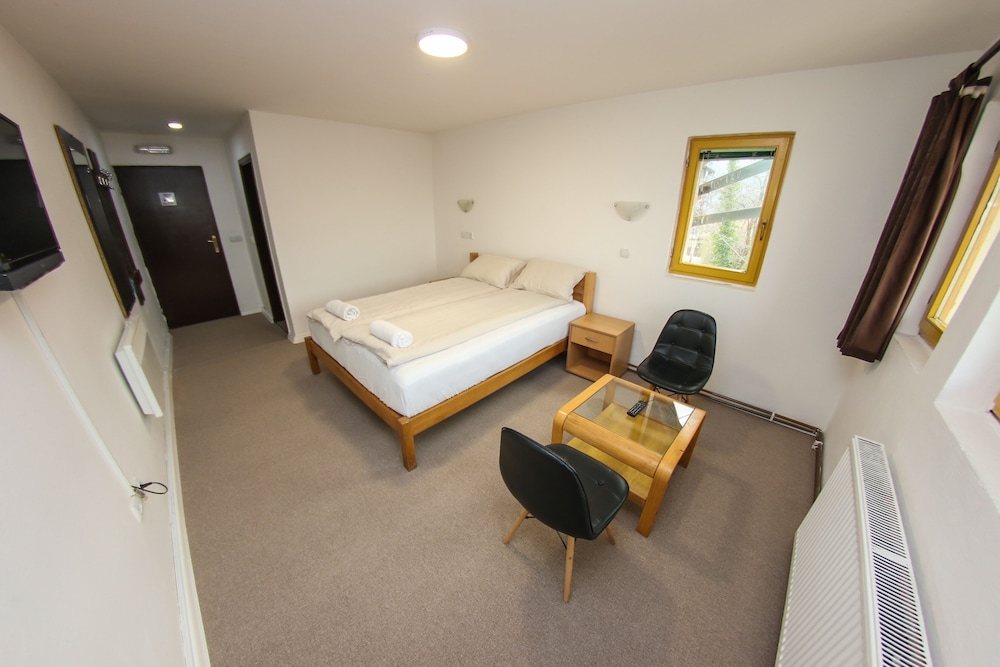 Deluxe Shared Dormitory photo 2