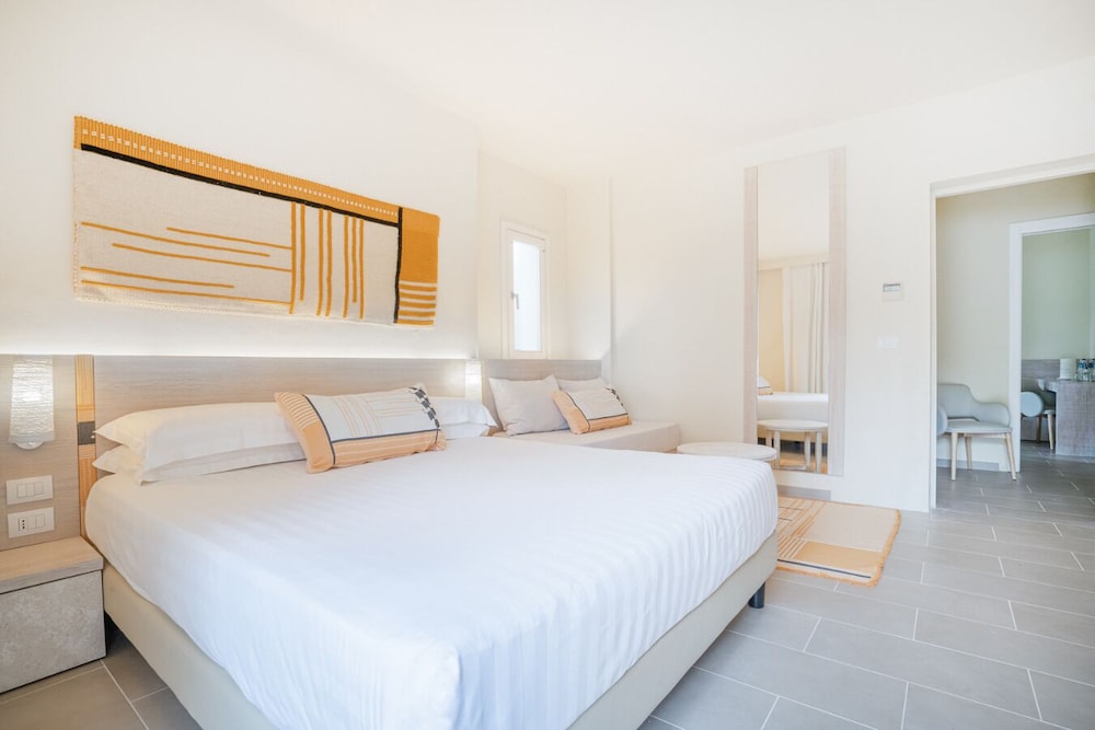 Junior Suite, 1 Bedroom, Non Smoking, Balcony - Photo 1
