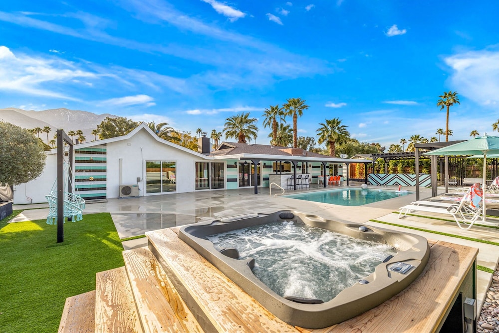 The Ritz - Luxury Home With Pool Speakeasy Bar, Billede 60