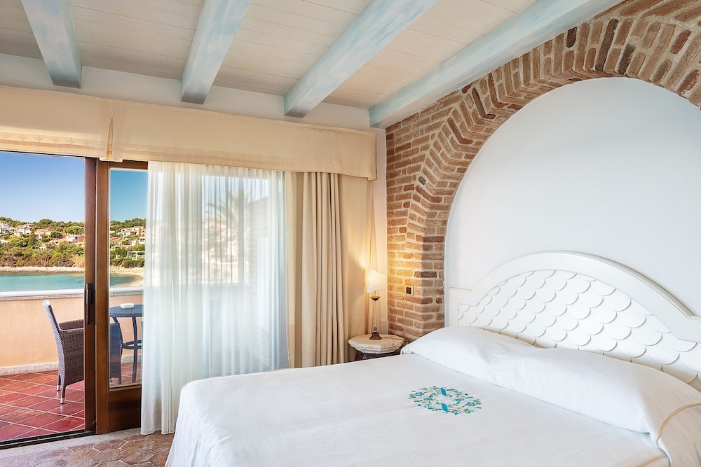Deluxe Double or Twin Room, Sea View photo 2